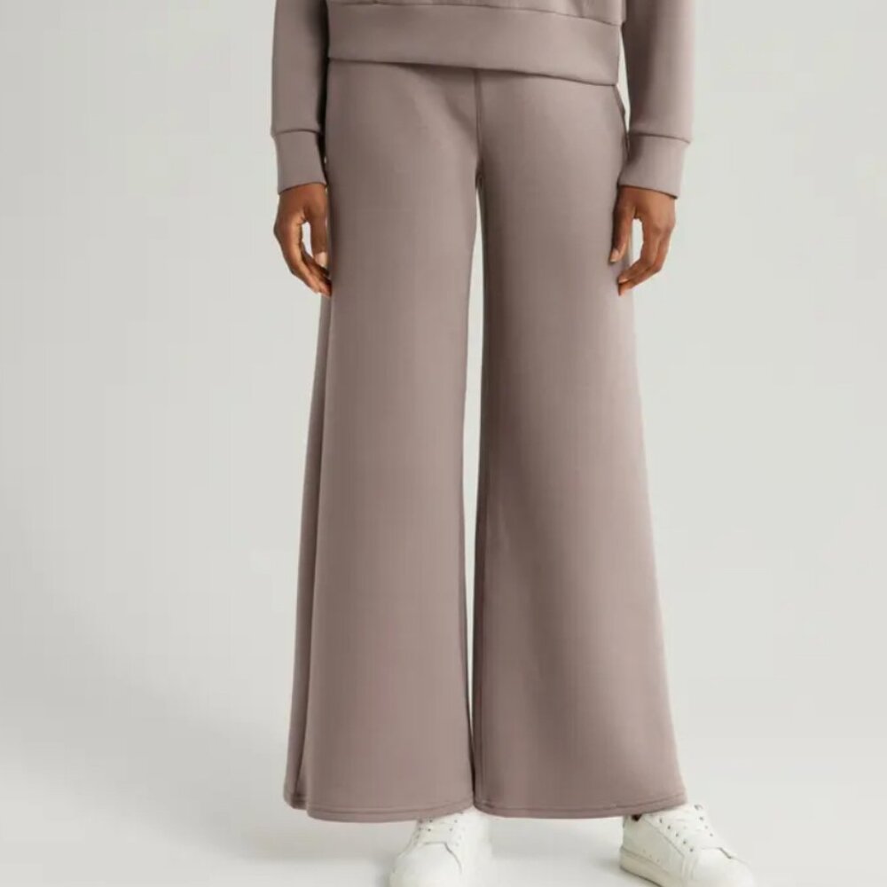Air Essentials Wide Leg Pant